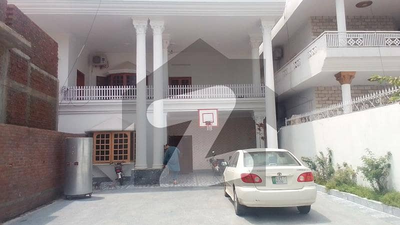 کینٹ جہلم میں 4 کمروں کا 1 کنال مکان 3.5 کروڑ میں برائے فروخت۔
