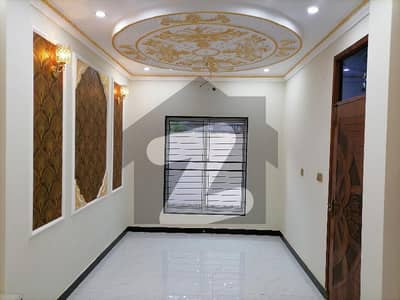 گلشنِ راوی لاہور میں 4 کمروں کا 5 مرلہ مکان 1.2 کروڑ میں برائے فروخت۔