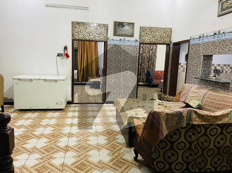 اسد کالونی گوجرانوالہ میں 3 کمروں کا 7 مرلہ مکان 26.0 ہزار میں کرایہ پر دستیاب ہے۔