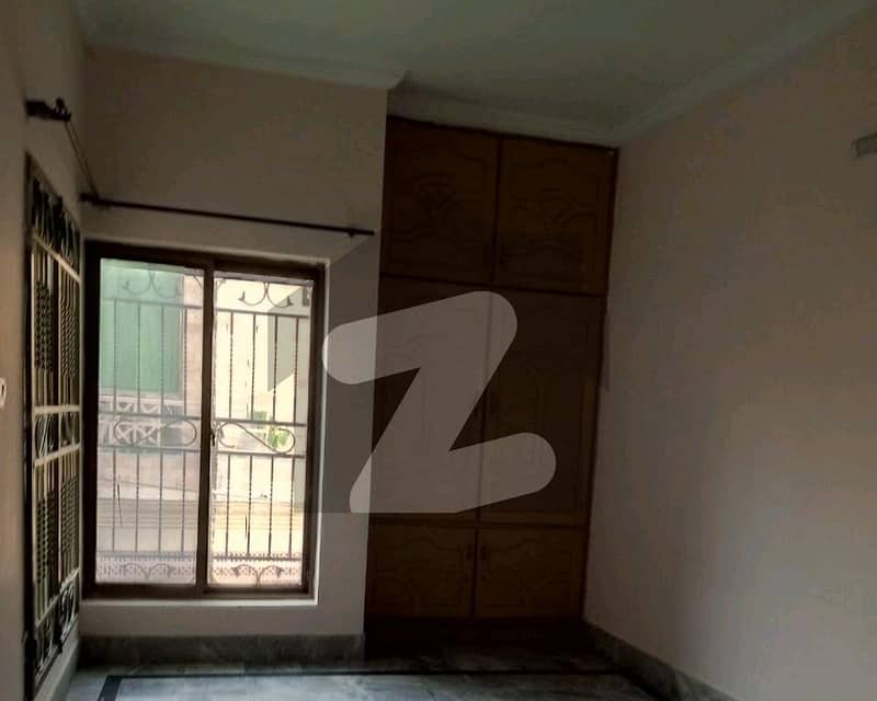 5 Marla House Is Available For rent In Officers Colony No 1