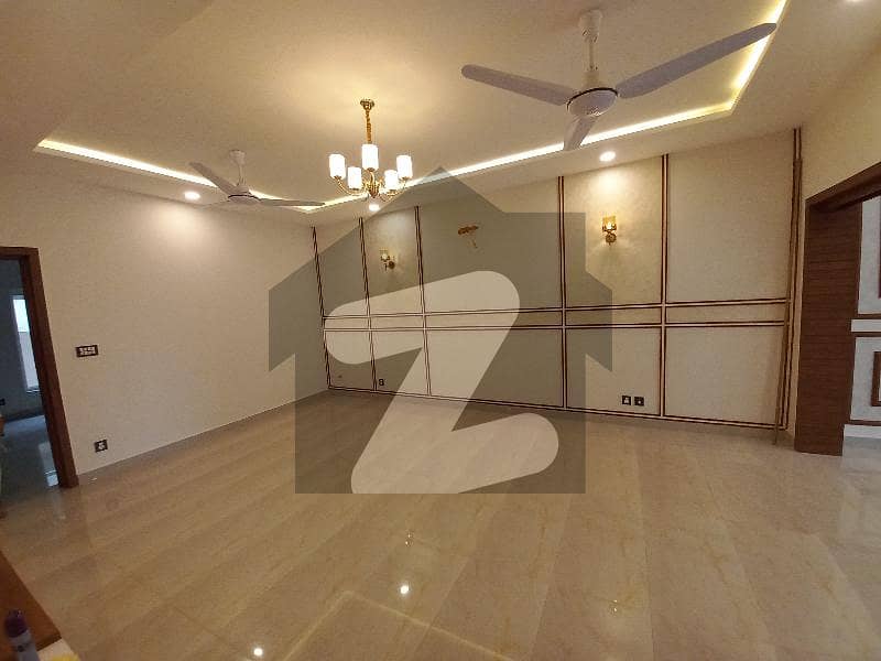 فیصل ٹاؤن - ایف ۔ 18 اسلام آباد میں 5 کمروں کا 8 مرلہ مکان 3.15 کروڑ میں برائے فروخت۔
