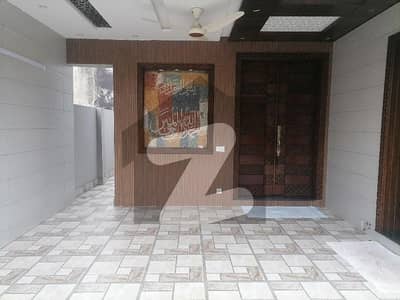 Prime Location In Johar Town Of Johar Town, A 12 Marla Upper Portion Is Available
