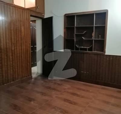 Prime Location 6 Marla House available for rent in Model Town - Block R, Lahore