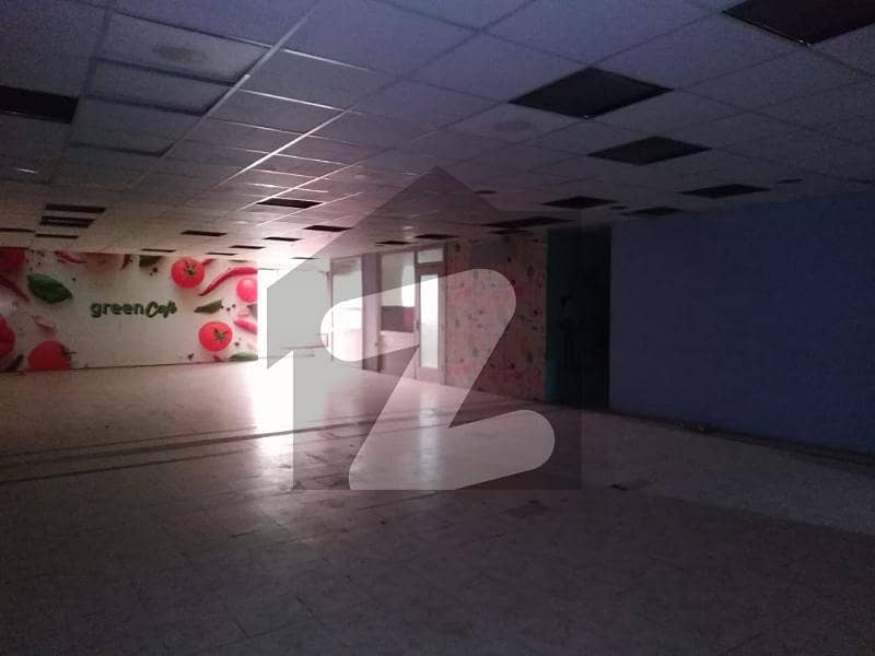Prime Location 2000 Square Feet Office In Central Siddique Trade Center For sale