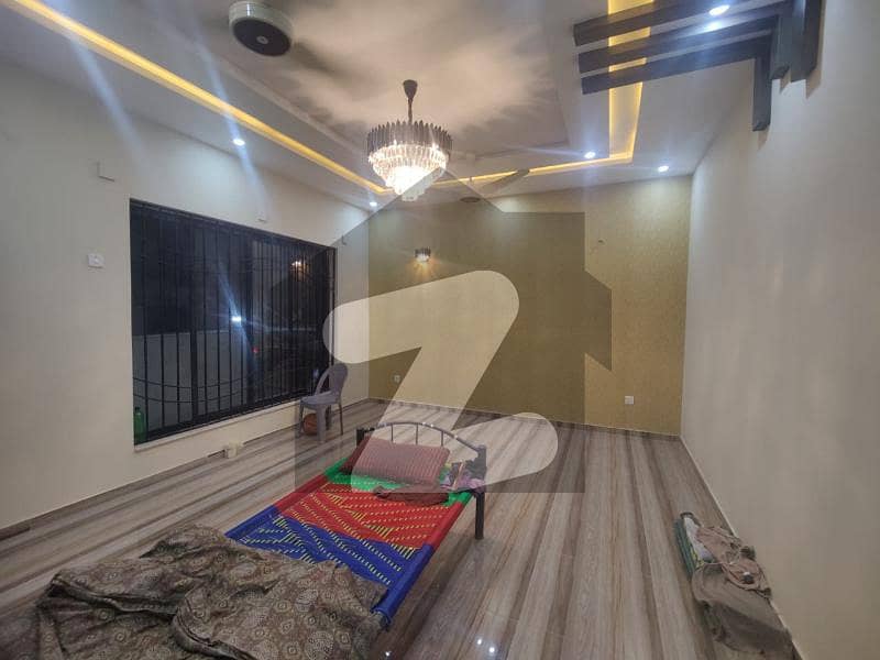 جی ۔ 11 اسلام آباد میں 4 کمروں کا 8 مرلہ مکان 2.05 لاکھ میں کرایہ پر دستیاب ہے۔