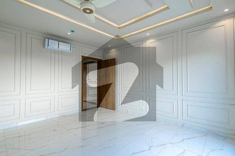 Centrally Located Prime Location House Available In DHA Phase 4 For sale