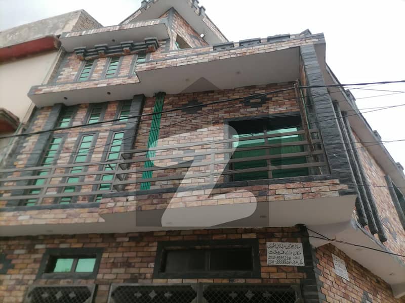 گلبرگ پشاور میں 5 کمروں کا 4 مرلہ مکان 1.6 کروڑ میں برائے فروخت۔