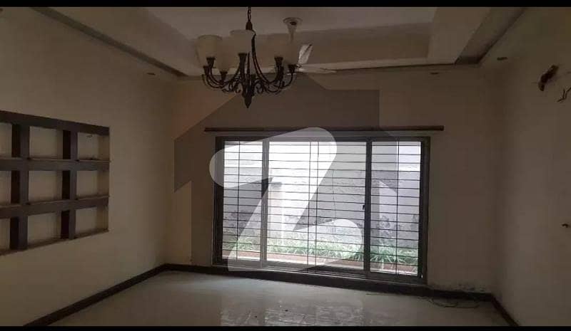 ویلینشیاء ۔ بلاک ای1 ویلینشیاء ہاؤسنگ سوسائٹی,لاہور میں 5 کمروں کا 1 کنال مکان 5.25 کروڑ میں برائے فروخت۔