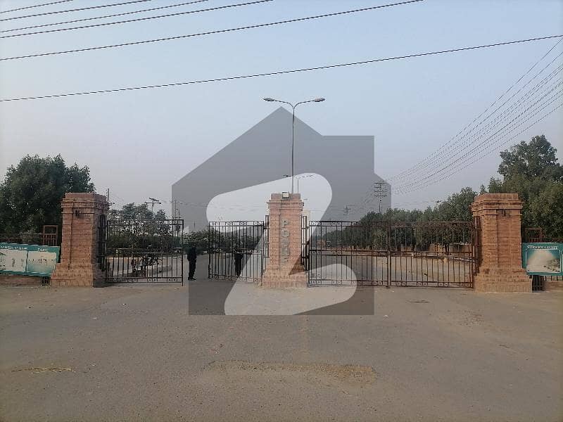 Prime Location 10 Marla Residential Plot Up For sale In PGSHF Sector B