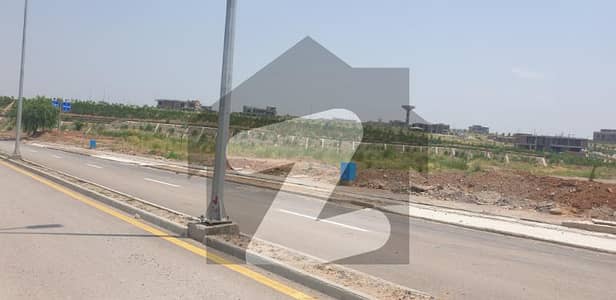 Zafar Iqbal Boulevard, 1 Kanal Exclusive Plot Sector - F