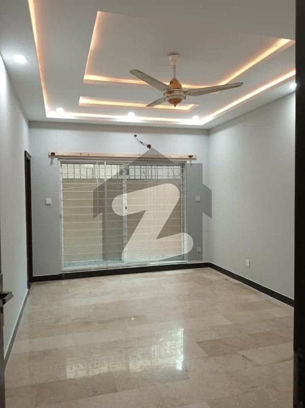 ای ۔ 11 اسلام آباد میں 4 کمروں کا 8 مرلہ مکان 1.8 لاکھ میں کرایہ پر دستیاب ہے۔