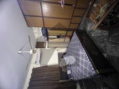 ریوینیو سوسائٹی لاہور میں 3 کمروں کا 4 مرلہ مکان 1.6 کروڑ میں برائے فروخت۔