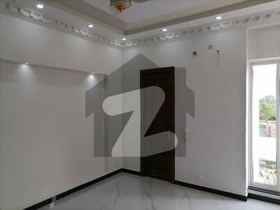 بینکرس ایوینیو کوآپریٹو ہاؤسنگ سوسائٹی لاہور میں 4 کمروں کا 9 مرلہ مکان 1.1 لاکھ میں کرایہ پر دستیاب ہے۔