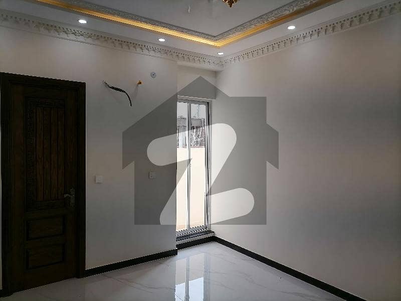 Upper Portion Sized 9 Marla Is Available For rent In Bankers Avenue - Block H