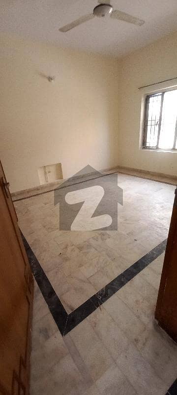 Corner House size 30x60 Is Available For Sale In G-11/2 Islamabad