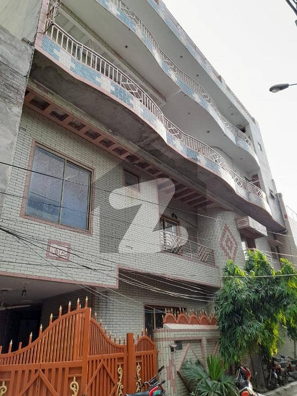 فاضلیہ کالونی شاہ جمال,لاہور میں 9 کمروں کا 10 مرلہ مکان 4.5 کروڑ میں برائے فروخت۔