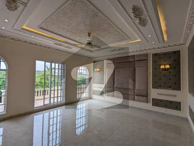 ویلینشیاء ہاؤسنگ سوسائٹی لاہور میں 7 کمروں کا 2 کنال مکان 17.0 کروڑ میں برائے فروخت۔