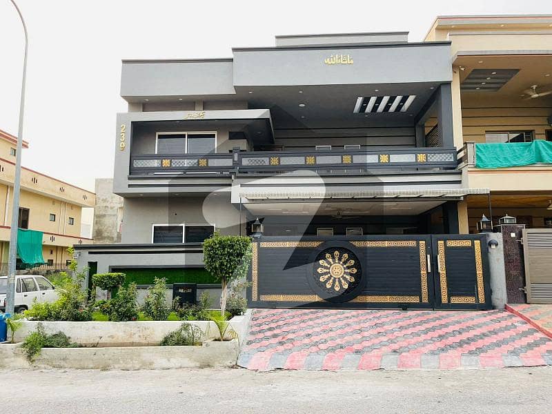 10 Marla almost Brand New double story house available for sale in Media town
