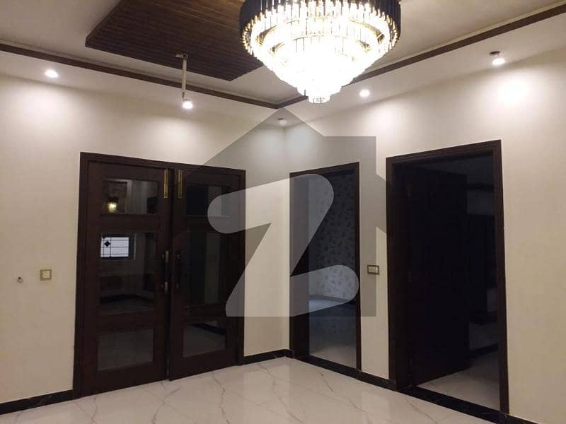 10 Marla Lower Portion Available For Rent In Valencia Town Lahore