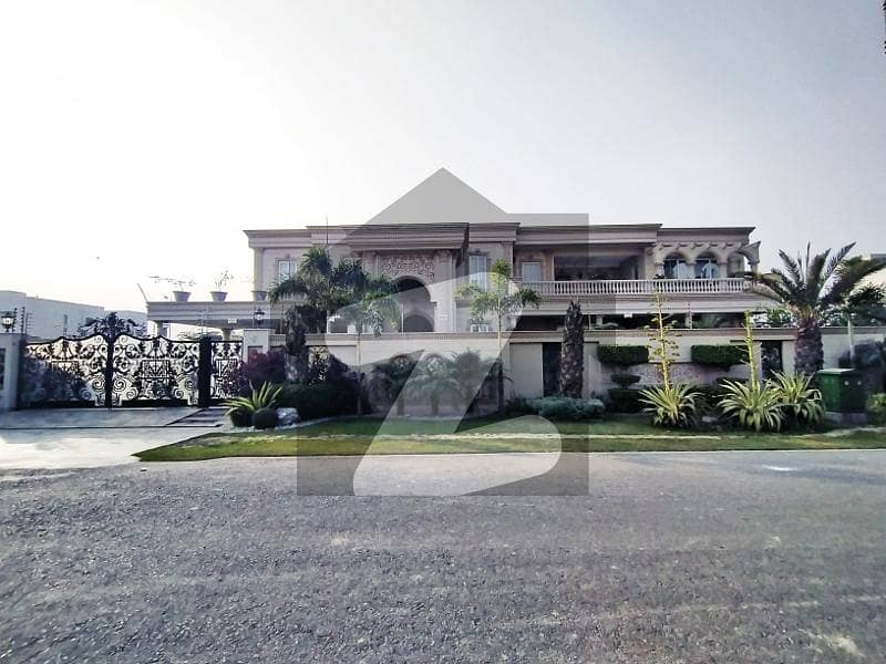 Facing Park 2 Kanal Villa For Sale In Dha Phase 8