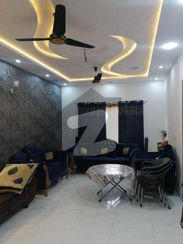 گرین ایوینیو ہاؤسنگ سوسائٹی کینٹ,لاہور میں 4 کمروں کا 5 مرلہ مکان 56.0 ہزار میں کرایہ پر دستیاب ہے۔