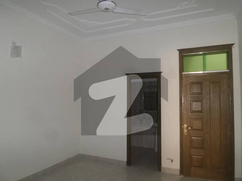 1350 Square Feet Flat Is Available For sale In E-11 1350 Square Feet Flat Is Available For sale In E-11