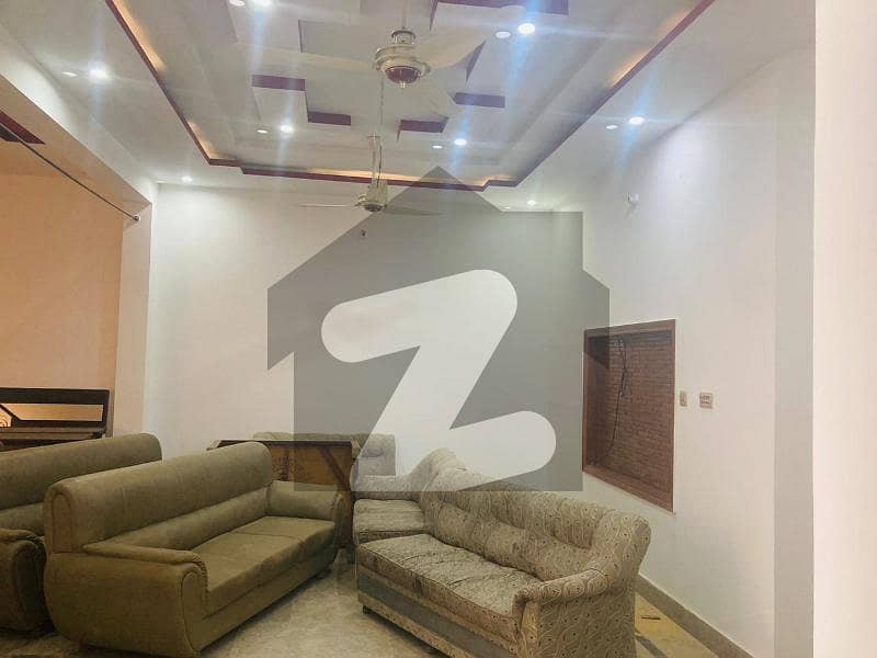حسن ولاز فیصل آباد میں 3 کمروں کا 6 مرلہ مکان 70.0 ہزار میں کرایہ پر دستیاب ہے۔