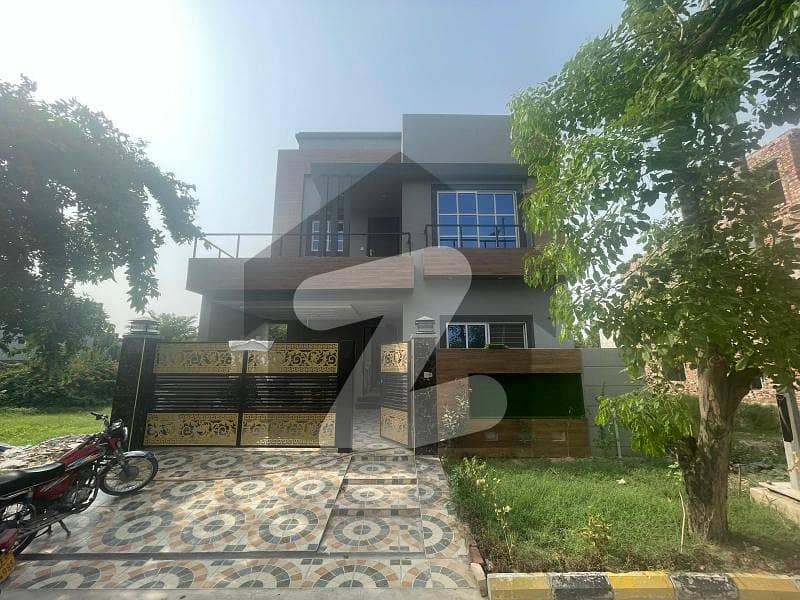 Mar Property Services Offers 8 Marla Lower Portion Available For Rent Lock Option At Very Prime Location Of K Block , New Lahore City Lahore
