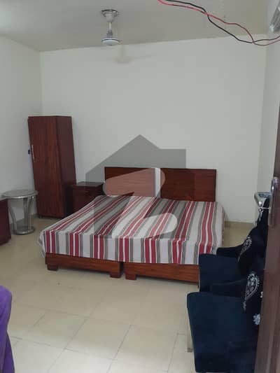 1furnish room for rent