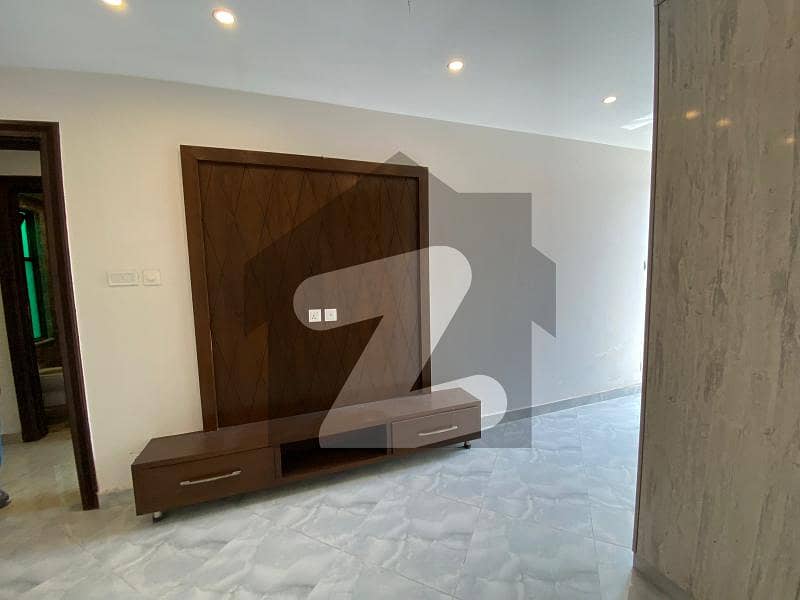 1 Kanal Upper Portion Available For Rent in DHA Phase 7 Block W
