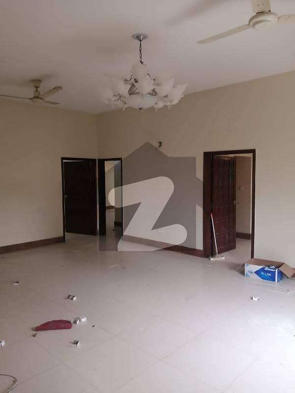In Gulistan-e-Jauhar - Block 14 Upper Portion Sized 400 Square Yards For rent