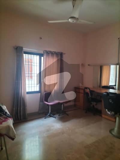 300 Square Yards Lower Portion For rent In Beautiful Gulistan-e-Jauhar - Block 12