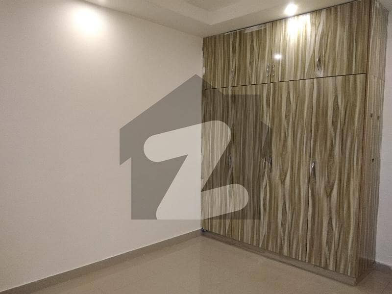 ڈیوائن ہومز لاہور میں 3 کمروں کا 8 مرلہ مکان 2.8 کروڑ میں برائے فروخت۔