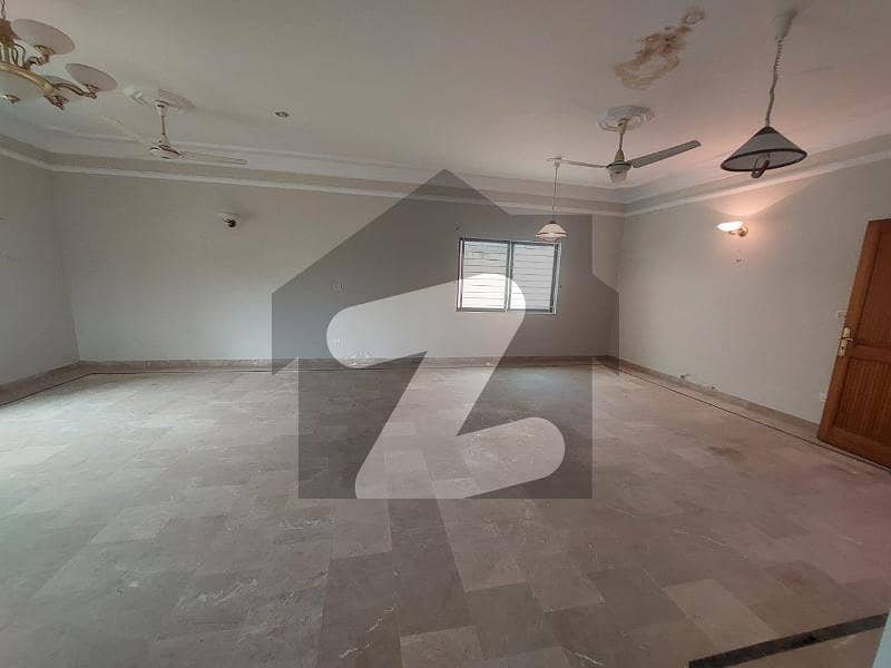 ڈی ایچ اے فیز 6 ڈی ایچ اے ڈیفینس,کراچی میں 2 کمروں کا 1 کنال زیریں پورشن 1.4 لاکھ میں کرایہ پر دستیاب ہے۔