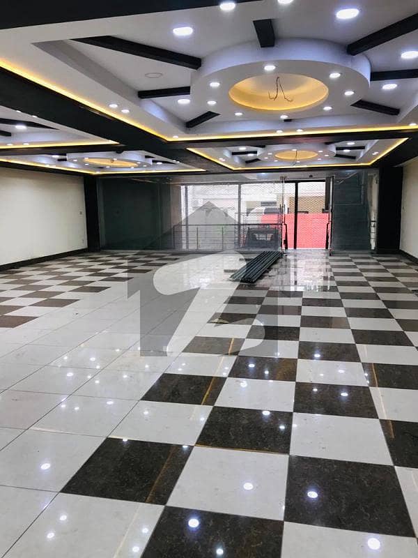 سوساں روڈ فیصل آباد میں 1 کمرے کا 10 مرلہ دفتر 1.25 لاکھ میں کرایہ پر دستیاب ہے۔