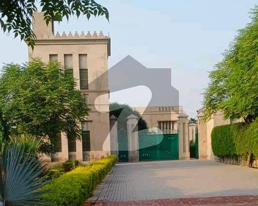 38 Kanal Farm House In Canal Expressway Is Available