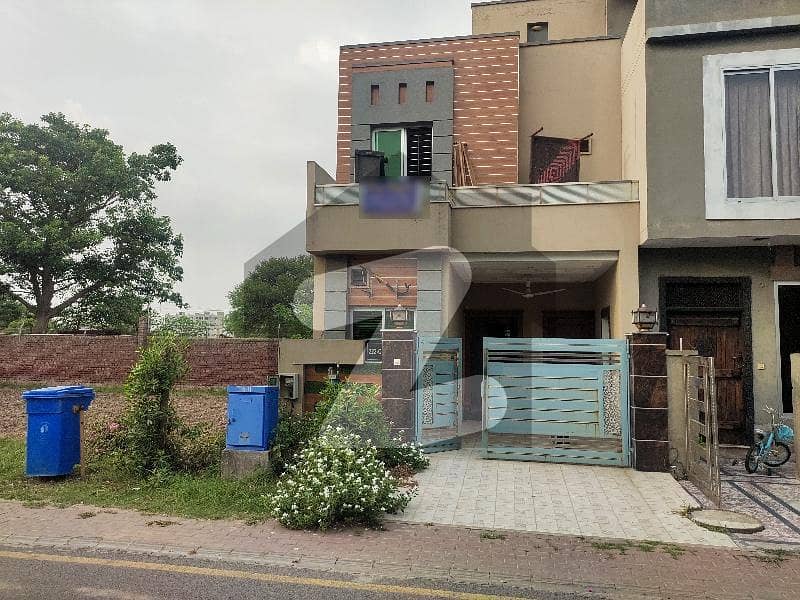3.5 Marla Full House With Gas For Rent in C Block Dream Garden Phase 1 Defense Road Lahore