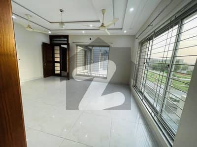 DHA PHASE 6, Beautiful 1 Kanal House for Rent