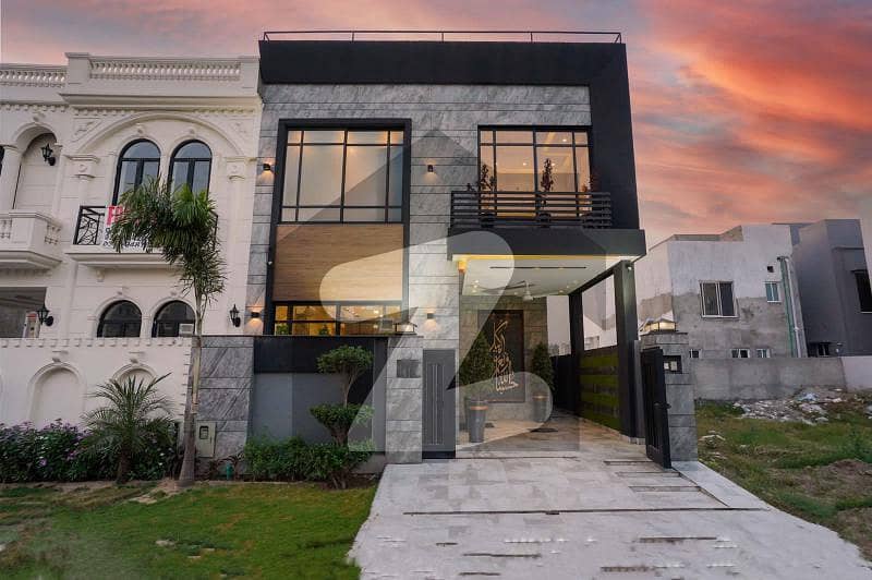 Near Park And Mosque 5 Marla With Beautiful Lavish House For Sale In Dha 9 Town