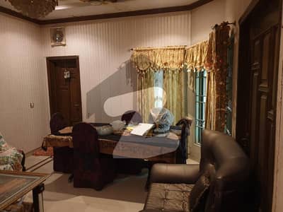 امین ٹاؤن فیصل آباد میں 4 کمروں کا 7 مرلہ مکان 2.25 کروڑ میں برائے فروخت۔