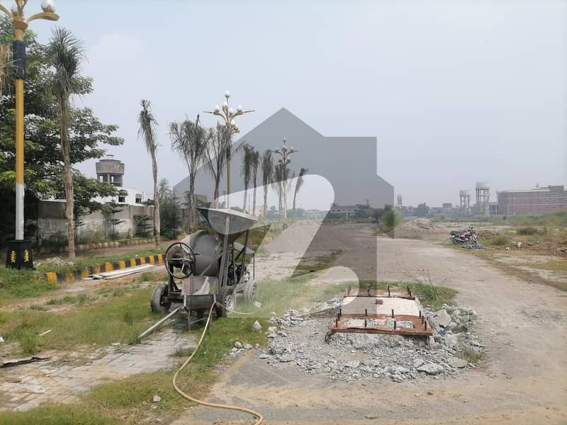 Ideally Located Shop Of 2 Marla Is Available For Sale In GT Road GT