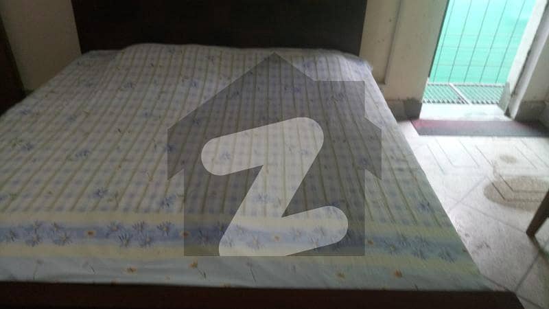 Furnished Bed Room On Rent In Main Cantt Furnished Bed Room On Rent In Main Cantt