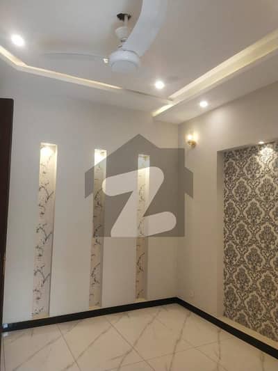 05 house for rent Sector M-7-C1 Lake City Lahore