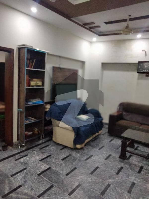 10 Marla Upper Portion (2nd Floor) Is Available For Rent