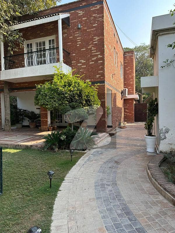 4 Kanal House For sale In Gulberg 3 - B1, MM Alam Rd
