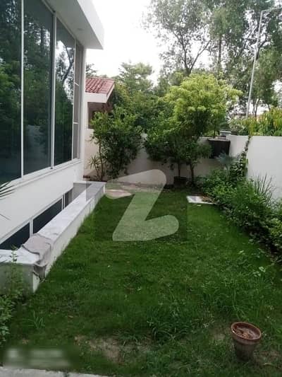 In DHA Phase 5 - Block F Of Lahore, A 1 Kanal House Is Available