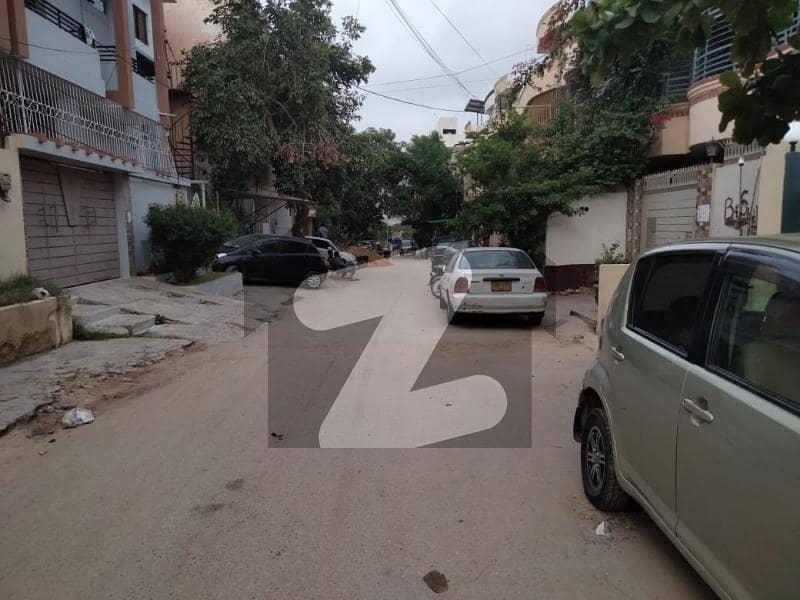 گلستانِِ جوہر ۔ بلاک 3 گلستانِ جوہر,کراچی میں 10 مرلہ رہائشی پلاٹ 4.2 کروڑ میں برائے فروخت۔