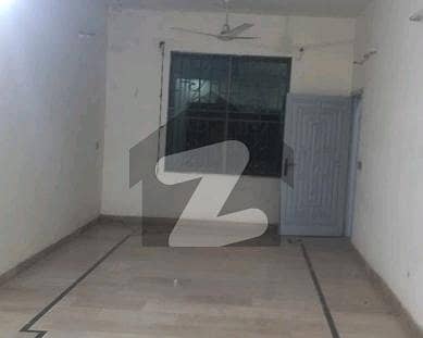 1 Kanal Upper Portion In Wahdat Road Is Available For rent