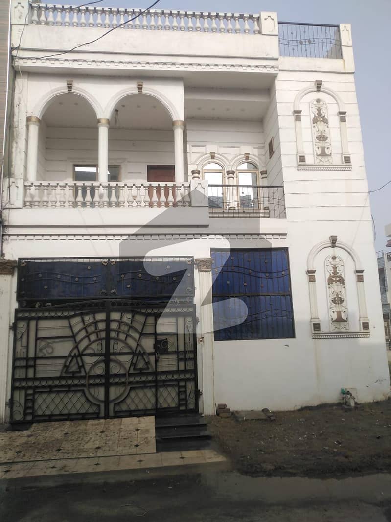 الاحمد گارڈن ہاوسنگ سکیم جی ٹی روڈ,لاہور میں 4 کمروں کا 6 مرلہ مکان 1.35 کروڑ میں برائے فروخت۔