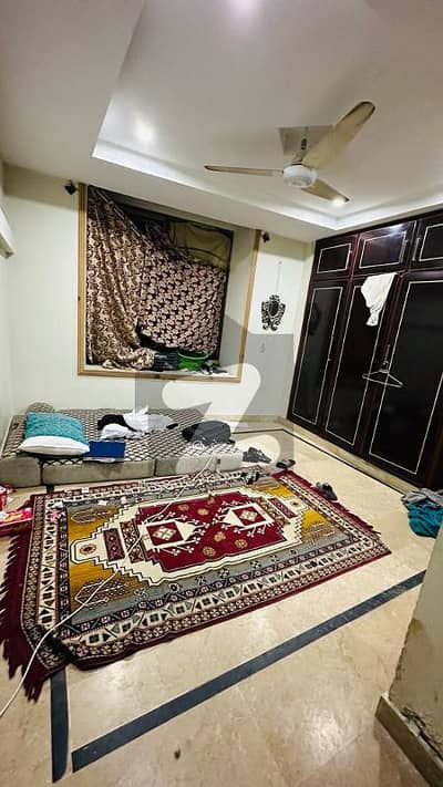 سیٹیلائیٹ ٹاؤن راولپنڈی میں 2 کمروں کا 2 مرلہ فلیٹ 60.0 لاکھ میں برائے فروخت۔